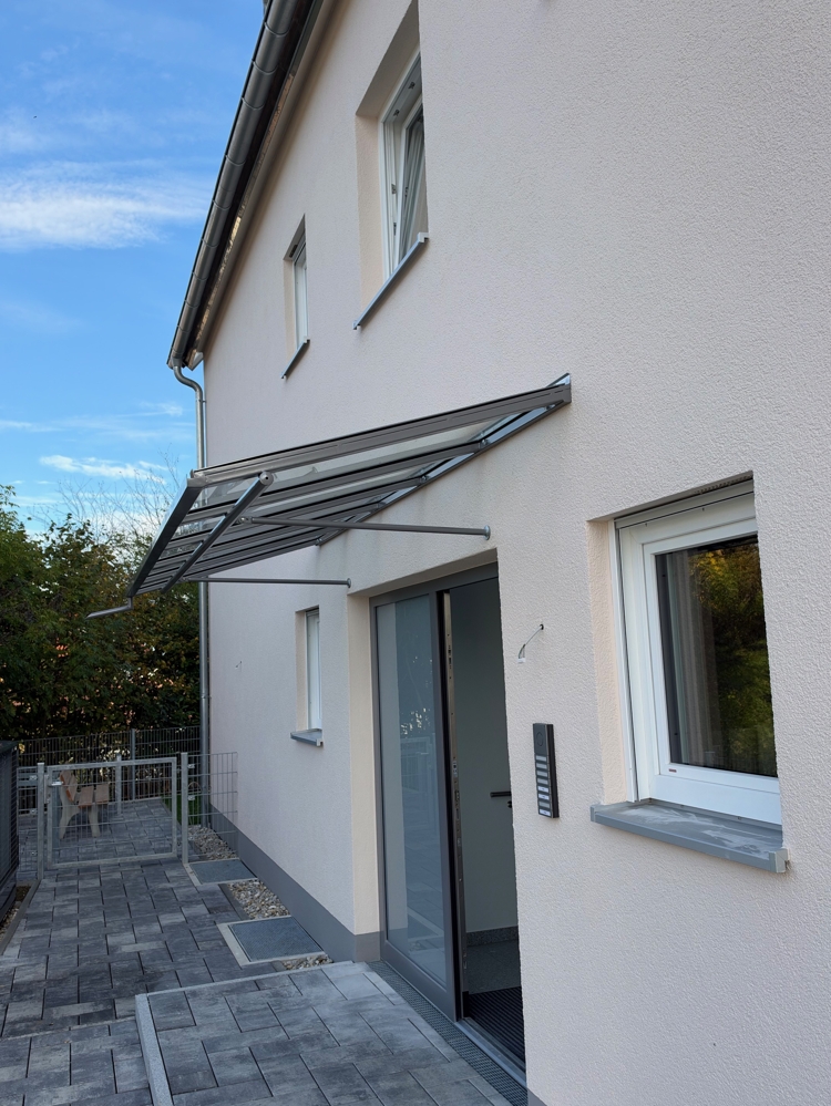 Eingang Dachgeschosswohnung Altom�nster