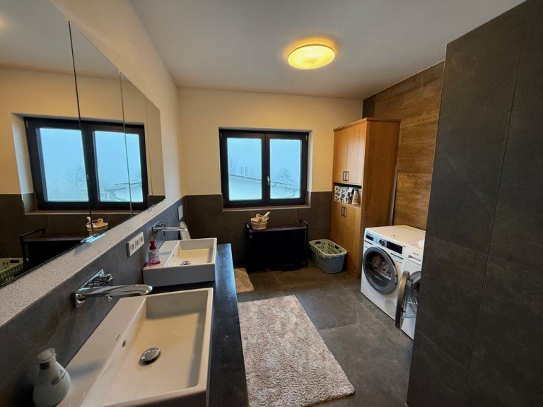 Bad DG Altom�nster B�rofl�che Exklusive Wohnung mit Garten