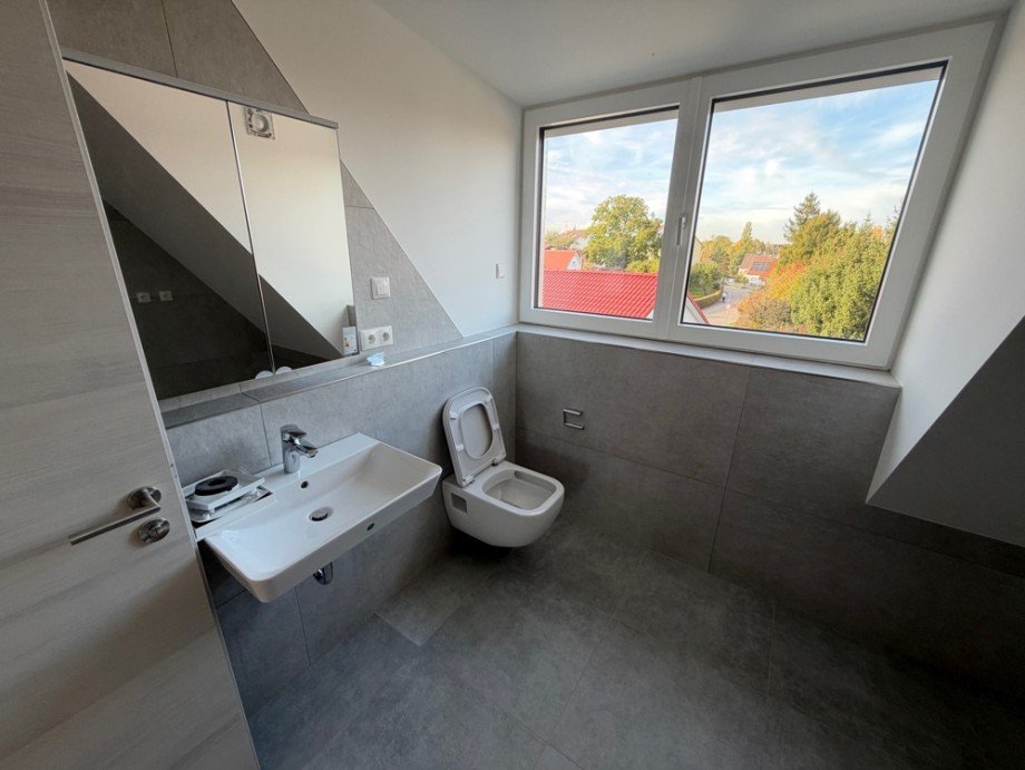 Bad Dachgeschosswohnung Altom�nster