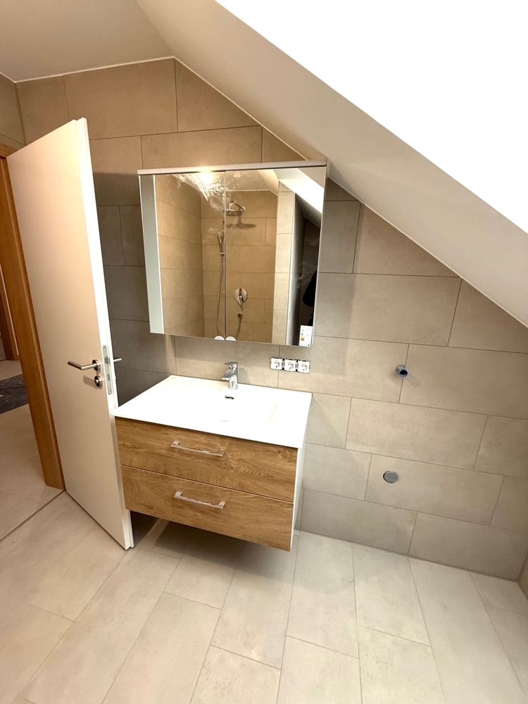 Bad Dachgeschosswohnung Sielenbach